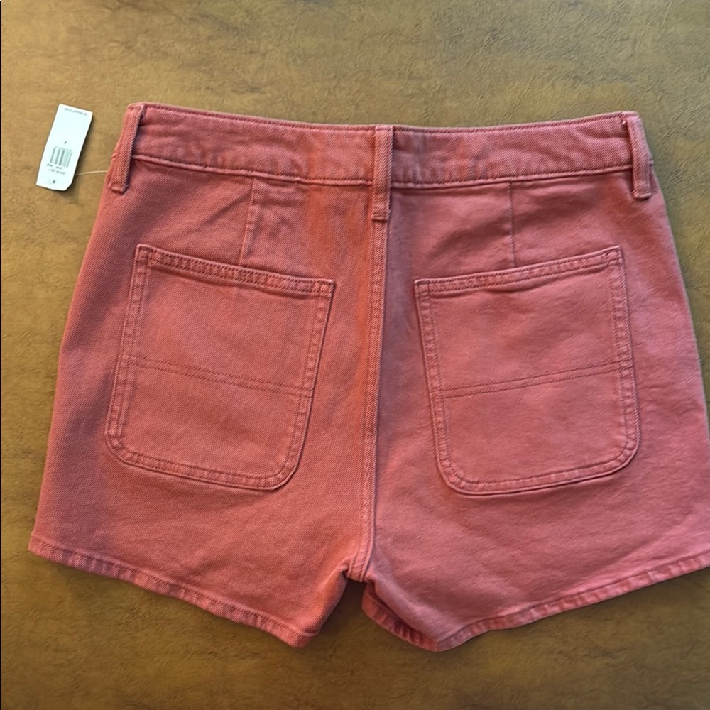 Old Navy High Rise Women's Red Shorts Size 8 NWT - Picture 3 of 5